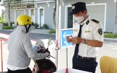 Nhặt 100 triệu đồng, nhân viên bảo vệ trả lại người đánh rơi
