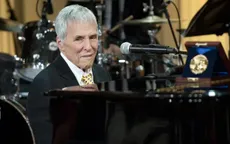 Nhà soạn nhạc huyền thoại Burt Bacharach qua đời ở tuổi 94