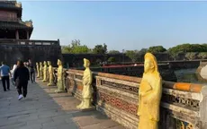 Huế: Thu hồi tượng lạ đặt trước Ngọ Môn khiến du khách giật mình