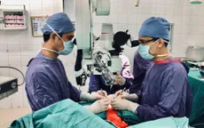 Nối lại toàn bộ da đầu, hai tai và hai mi mắt bị lột đứt rời