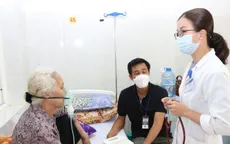 Phòng bệnh viêm phổi ở người già