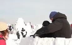 Thú vị 2.000 người tranh tài xây nhà tuyết tại Nga