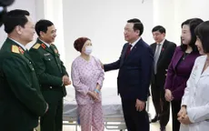 Chủ tịch Quốc hội Vương Đình Huệ thăm Bệnh viện Trung ương Quân đội 108