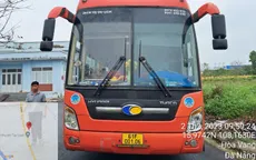 Phát hiện ô tô khách dùng sổ và tem kiểm định giả chạy trên cao tốc