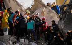 Người dân chung tay tìm kiếm nạn nhân động đất ở Thổ Nhĩ Kỳ - Syria