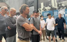 Các diễn viên Hollywood tham quan di tích Nhà tù Hỏa Lò