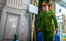Phá điểm trung chuyển khí cười trong phố cổ