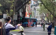 Xe bus lao lên vỉa hè, 3 người bị thương nặng