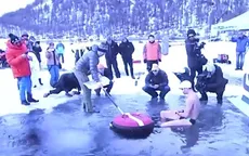 Kỷ lục lặn sâu trong hồ băng