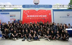 Sinh viên Học viện Báo chí và Tuyên truyền tích cực tham gia tác nghiệp tại Hội Báo toàn quốc năm 2023