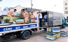 Chặn đứng 600kg tôm bơm tạp chất trên đường đi tiêu thụ