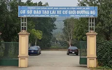 Hòa Bình: Khởi tố Giám đốc và 2 cán bộ Trung tâm đào tạo lái xe