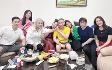 Hồng Diễm và đồng nghiệp tới thăm NSND Công Lý, Hoa hậu Thùy Tiên dạo phố Hồ Gươm