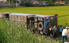 Tránh xe máy, xe khách mất lái lật nghiêng khiến tài xế tử vong tại chỗ