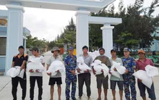 Huyện đảo Trường Sa: Hỗ trợ gạo, nước ngọt cho 45 tàu cá của ngư dân Ninh Thuận