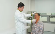 Bóc tách khối u như "chùm nho" trên mặt bệnh nhân
