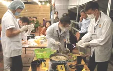 Ăn lẩu vỉa hè, 5 người nhập viện nghi ngộ độc