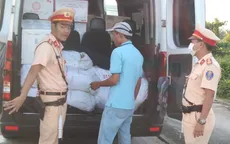 Phát hiện hơn nửa tấn mỡ động vật không rõ nguồn gốc xuất xứ trên xe khách
