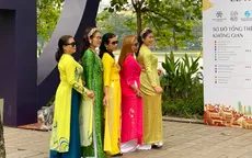 “Check-in” trời thu Hà Nội tại con đường Áo dài độc đáo