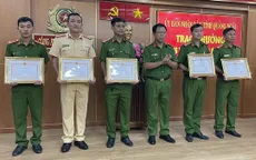 Khen thưởng công an Quảng Ngãi bắt 2 đối tượng nổ súng bắn 2 nữ công nhân môi trường