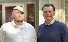 Người đầu tiên trên thế giới được ghép mắt