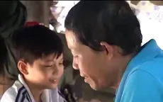 Cặp lá yêu thương: Gà trống nuôi con