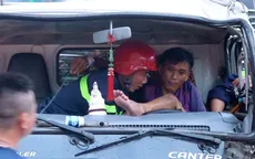 Giải cứu tài xế xe tải mắc kẹt trong cabin sau tai nạn ở TP Hồ Chí Minh