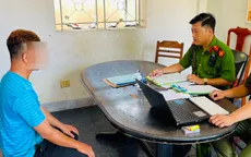 Bình Dương: Nam thanh niên buông hai tay lái xe máy dương tính với ma túy