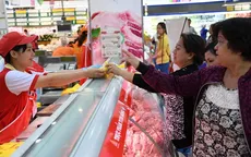 Hàng hóa Tết dồi dào, nhiều khuyến mãi