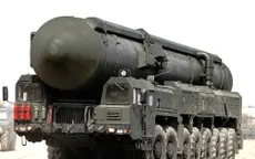 Nga nạp tên lửa Yars mới vào bệ phóng ngầm