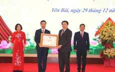 Trao Bằng công nhận Trường Chính trị tỉnh Yên Bái đạt chuẩn mức 1