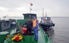 Bộ Tư lệnh Vùng Cảnh sát biển 1 tạm giữ tàu chở dầu không rõ nguồn gốc