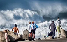 Sóng lớn tràn vào bờ biển California ngày thứ ba, gây lũ lụt và đe dọa tính mạng