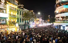 Người dân Hà Nội, TP Hồ Chí Minh đổ về Lễ hội đếm ngược chào năm mới 2024