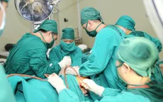 Cứu nam thanh niên nhập viện với thanh sắt đâm xuyên cơ thể