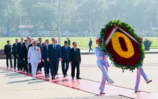 Thủ tướng Cộng hòa Belarus vào Lăng viếng Chủ tịch Hồ Chí Minh