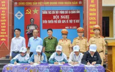 Tuyên truyền an toàn giao thông cho học sinh trên tuyến đường mòn Hồ Chí Minh