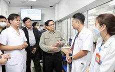 Thủ tướng kiểm tra đột xuất một số bệnh viện lớn