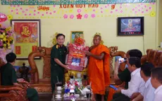 Quân khu 9 thăm, chúc tết các chùa nhân dịp Tết cổ truyền Chôl Chnăm Thmây