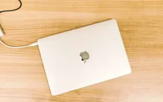 Sạc máy tính qua đêm có hại không?