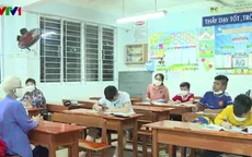 Cô giáo hơn 70 tuổi với lớp học miễn phí cho người nghèo