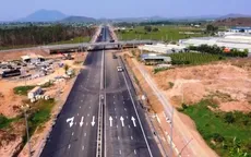Tất bật thi công trên cao tốc Phan Thiết - Dầu Giây