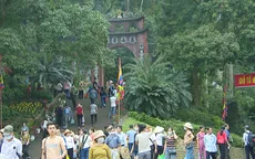 Người dân nô nức về Đền Hùng trước ngày Giỗ Tổ