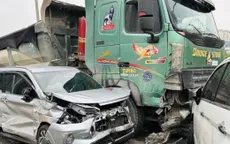 Hà Nội: 5 ô tô đâm liên hoàn, Vành đai 3 trên cao ùn tắc kéo dài