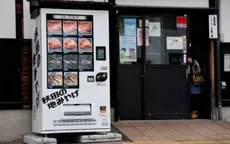 Mua thịt gấu trên máy bán hàng tự động ở Nhật Bản