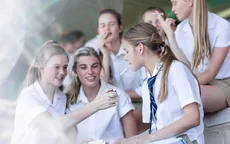 Những việc cần làm khi con giao lưu với bạn xấu