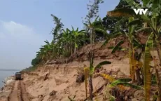 Sạt lở nghiêm trọng uy hiếp tính mạng, tài sản nhiều hộ dân ven bờ sông Đà