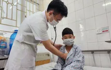 Cứu sống bé trai đuối nước ở giờ thứ 4