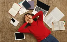 Kiệt sức vì thói quen sử dụng công nghệ và cách lấy lại kiểm soát