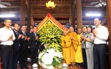 Phó Thủ tướng Trần Lưu Quang thăm, tặng quà tại Bắc Ninh nhân Lễ Phật đản Phật lịch 2567